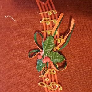 Christmas music decoration Carol Holly berries notes treble cleff